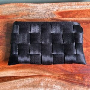 Harveys Seatbelt Bag Black Hipster Crossbody Wristlet EUC